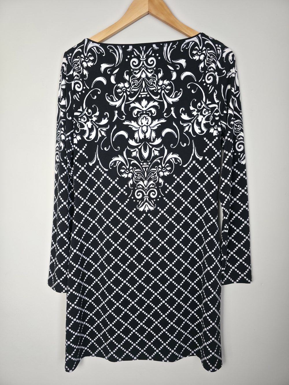White House Black Market Dress Women Size M Black White Print Stretch 3/4 Sleeve - Picture 3 of 10